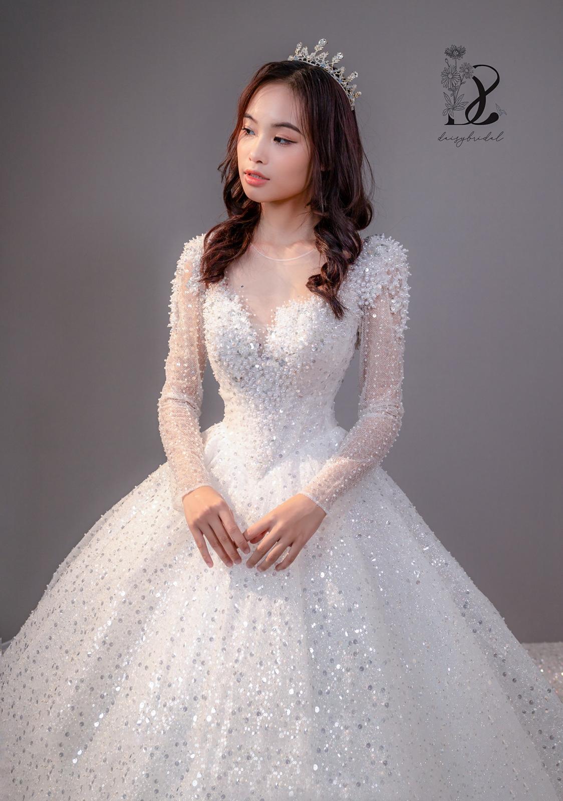 Váy cưới công chúa ren 3D công nghệ siết eo  FELY WEEDING