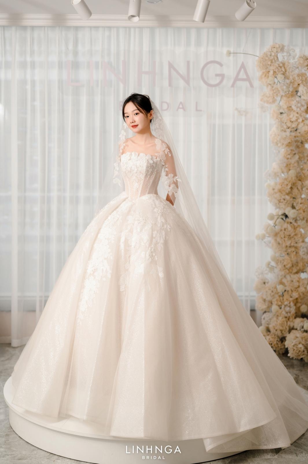Váy cưới đi bàn luxury-HND253 - VÁY CƯỚI CAO CẤP LINH NGA BRIDAL