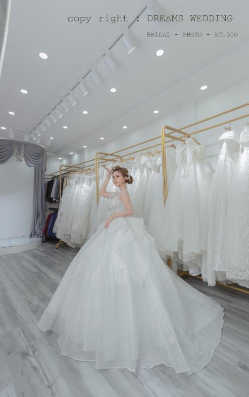 Áo Cưới Quận 12 - Dreams Bridal